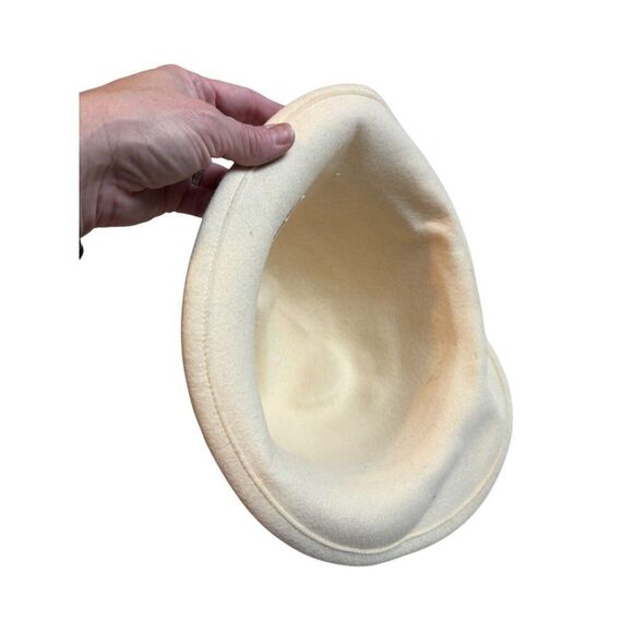 Betmar New York Womens Cream Wool Felt Cloche Hat With Pleated Ribbon Band - Picture 4 of 8